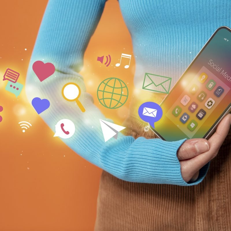 Evolusi Sosial Media dalam Dunia Bisnis dan Kreatif: Pentingnya Digital Marketing